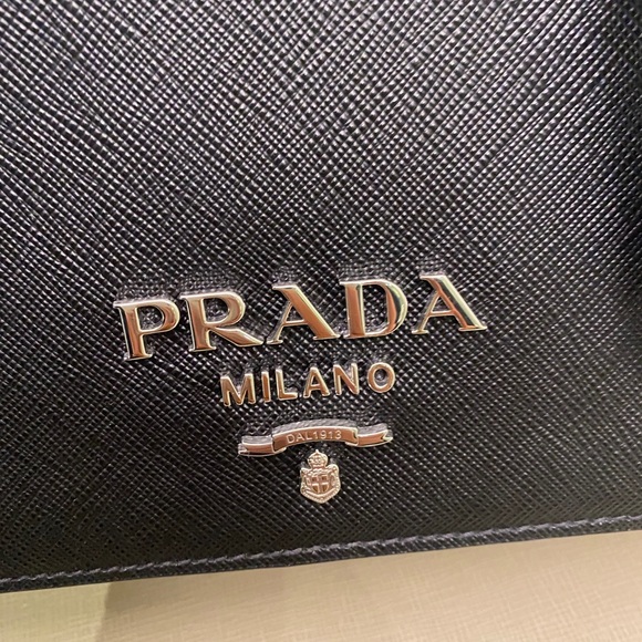 Prada shoulder bag or crossbody - Picture 4 of 11